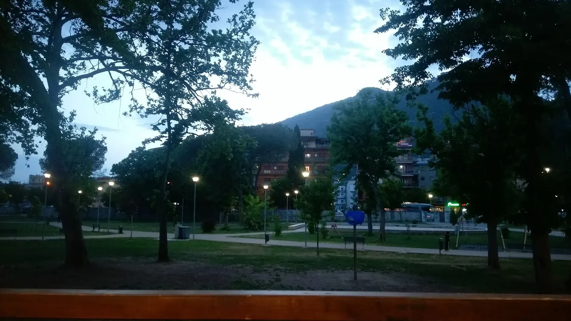 Il parco visto dal locale al tramonto